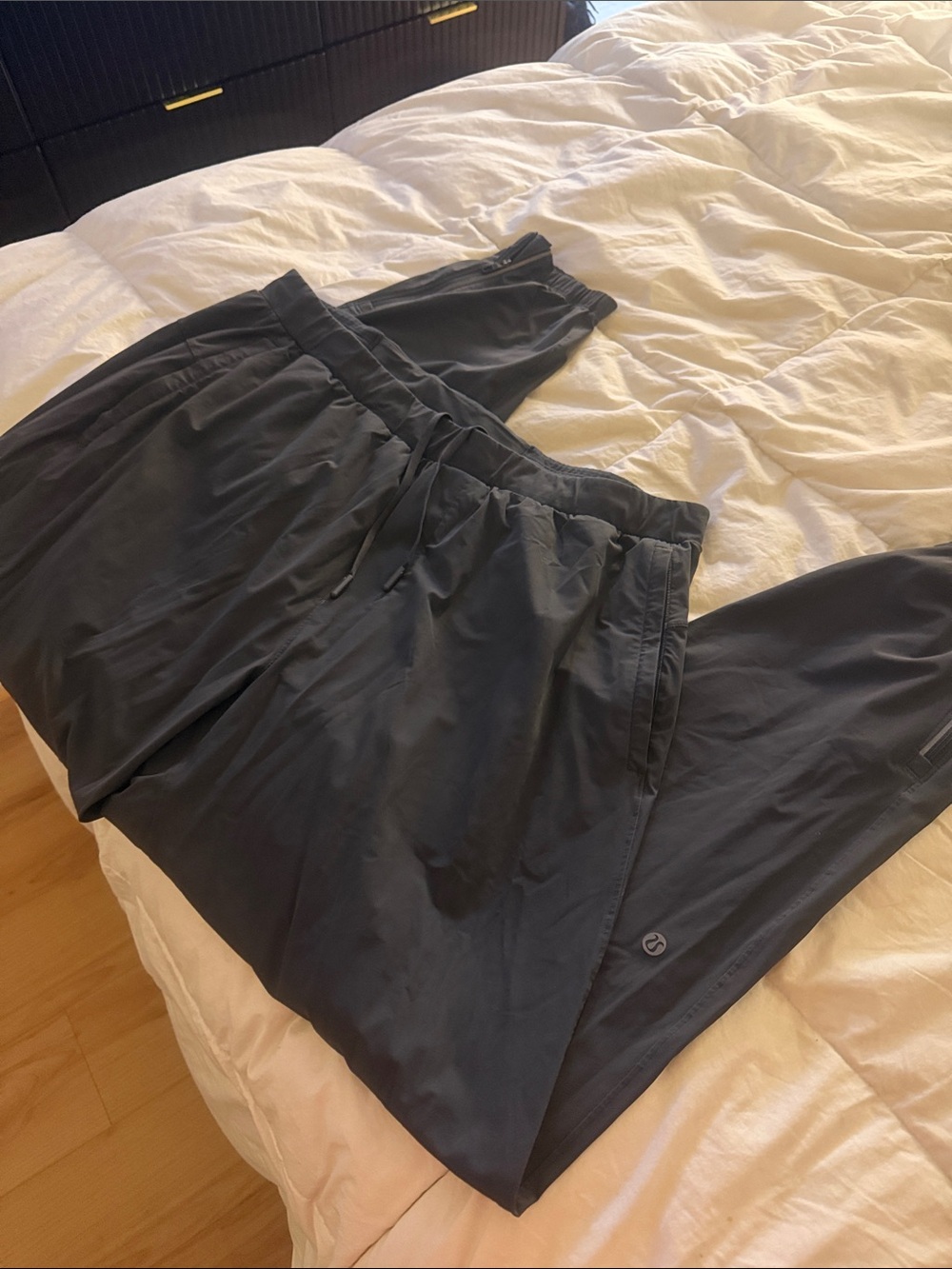 Men's Lululemon Dark Gray Athletic Jogger Pants - Comfortable Everyday Wear